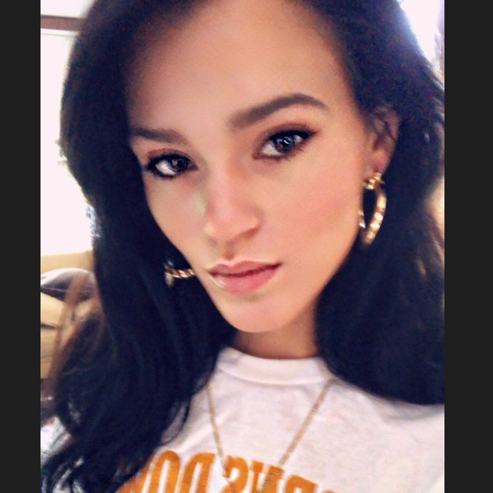 Meet your Posher, Charli